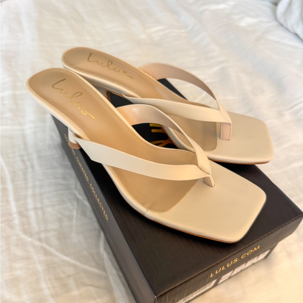 New in box Lulu's Cream Women's Sandals, Wisteria, size 6